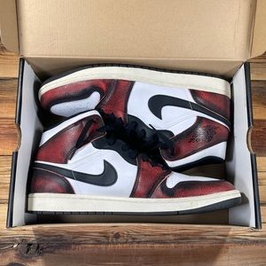 Air Jordan 1 Mid SE Men’s size 14